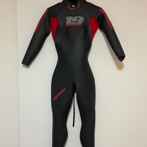 Black and Red Full-Body Wetsuit - Women